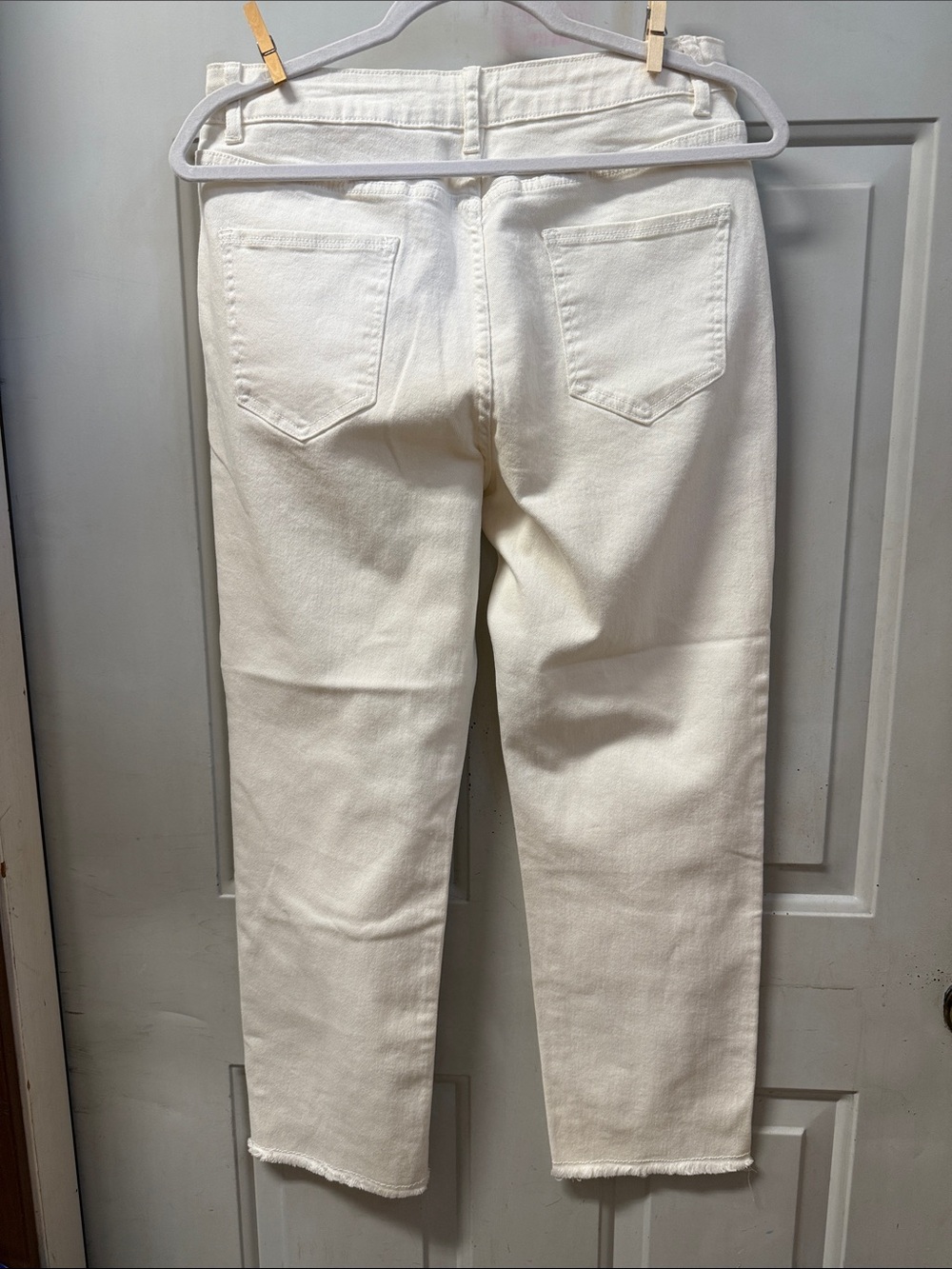 Cropped Off-White Straight Leg Jeans - Picture 2 of 5